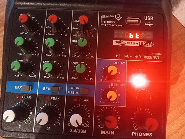 König Mixer - Bluetooth'ta iken